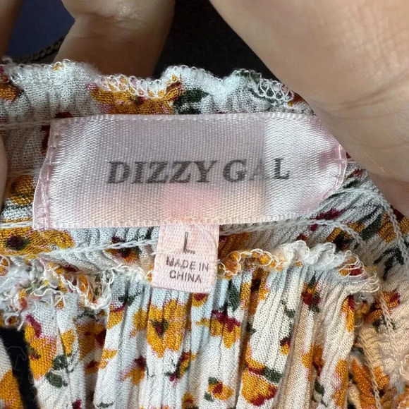 Dizzy Gal Brinn Sunny Floral Keyhole Tank Top, Size Large - Picture 11 of 11